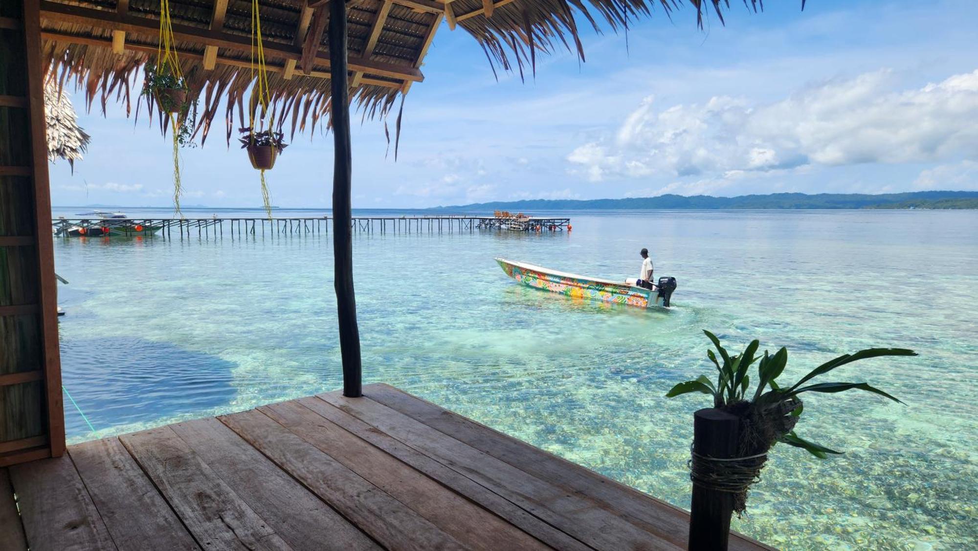 Terimakasih Homestay Pulau Mansuar Exterior photo